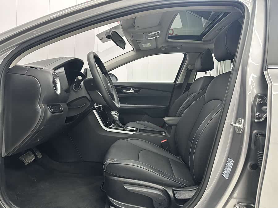 Kia K3 2021 car image #5