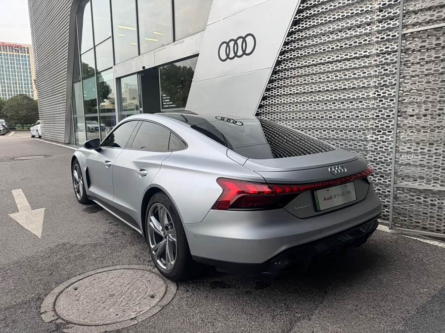 Audi e-tron GT 2024 صورة سيارة #5