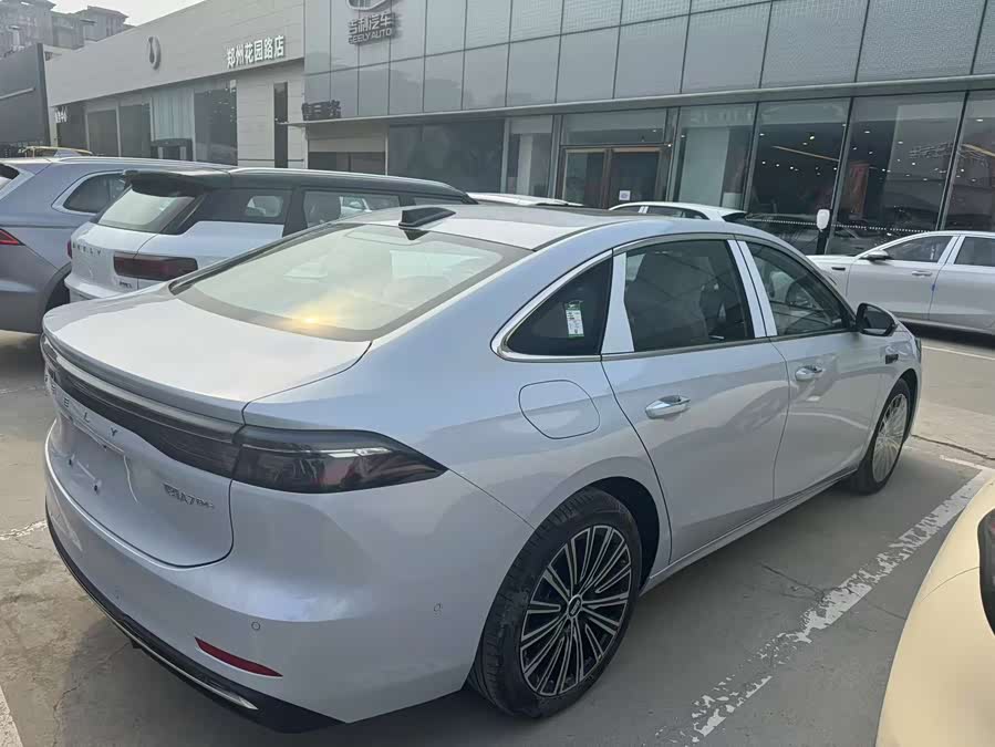 GEELY 2025 car image #5