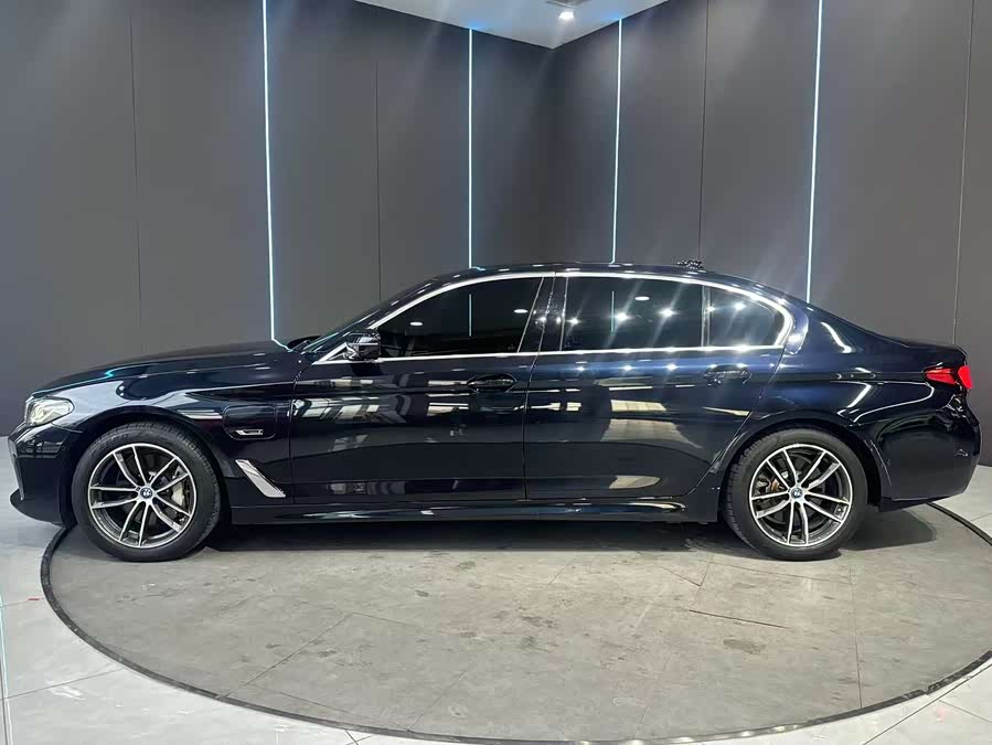 BMW 5 Series New Energy 2022 car image #5