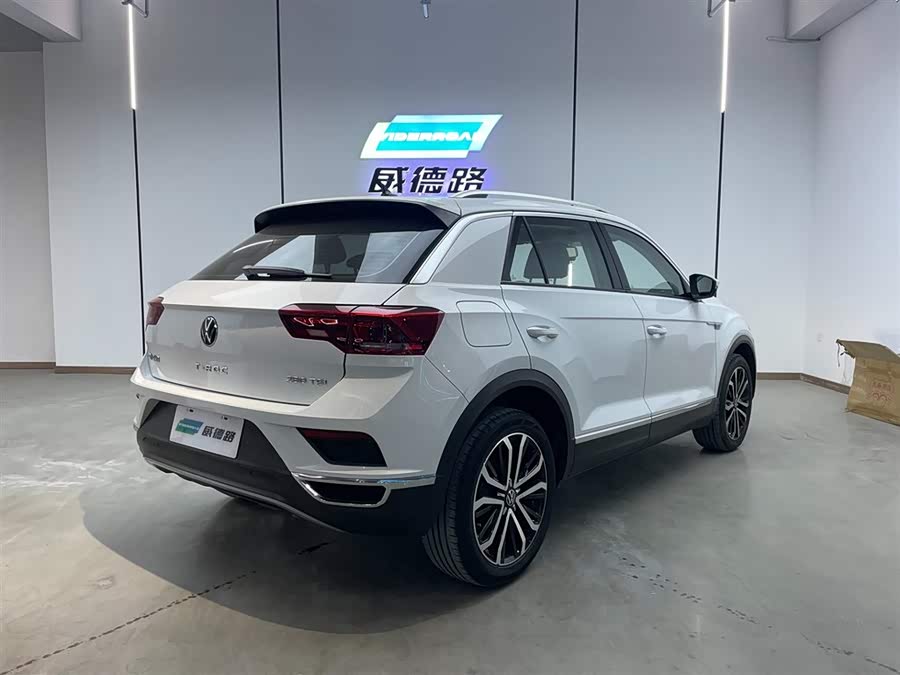 Volkswagen T-Roc 2025 #5 Volkswagen T-Roc 2025 car image #5