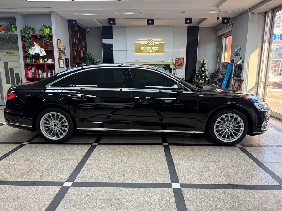 Audi A8 2021 imagem de carro #5