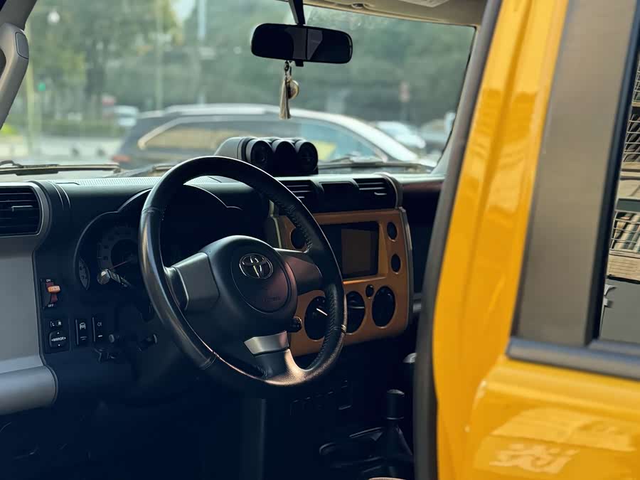 Toyota FJ Cruiser 2017 immagine di auto #5