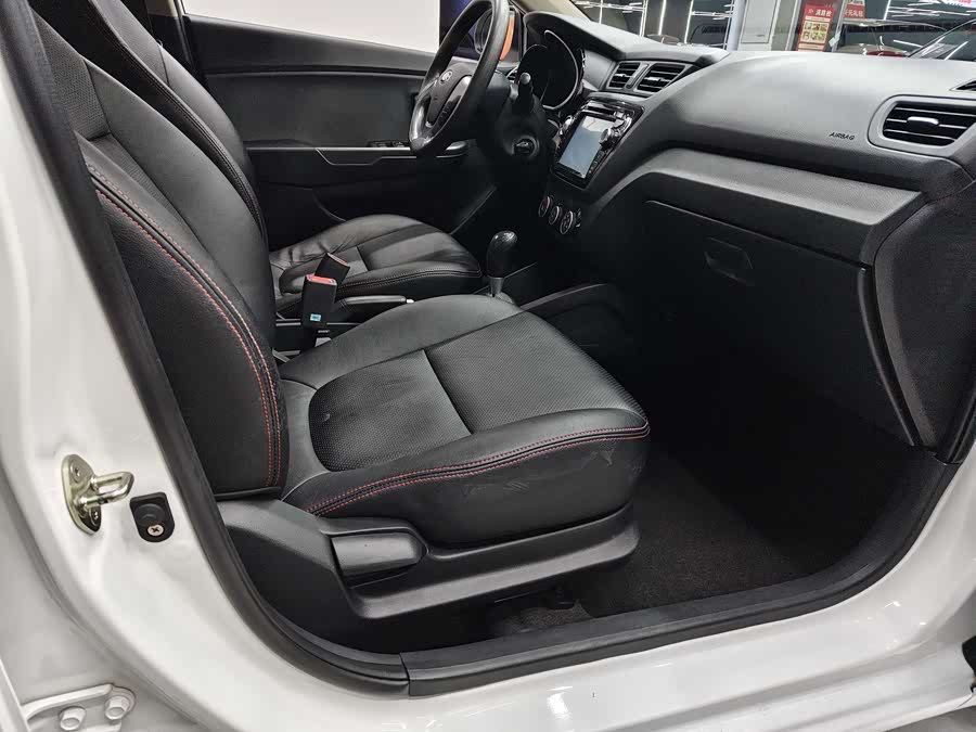 Kia K2 2015 imagen de coche #5