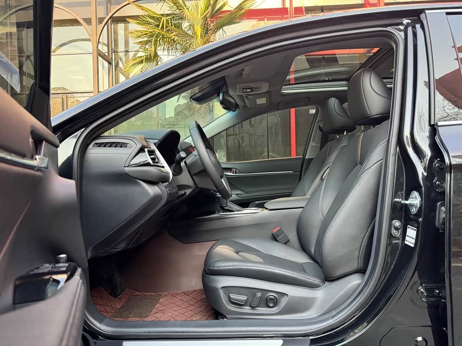 Toyota Camry 2022 car image #5
