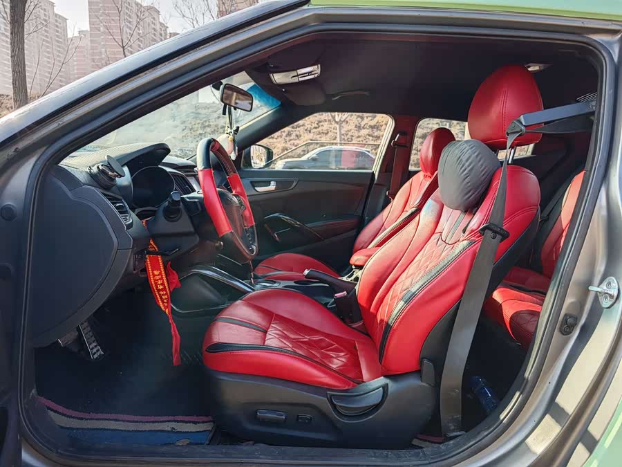 Hyundai Veloster 2013 immagine di auto #5