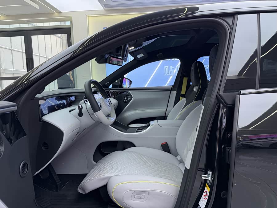 Avatr 11 2025 car image #5
