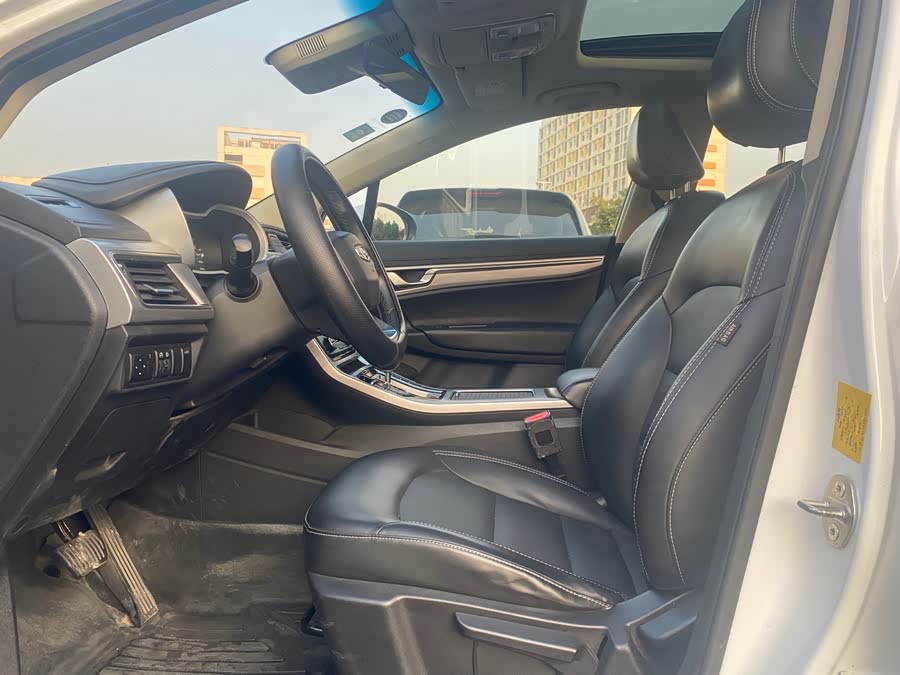 GEELY Emgrand GS 2019 car image #5