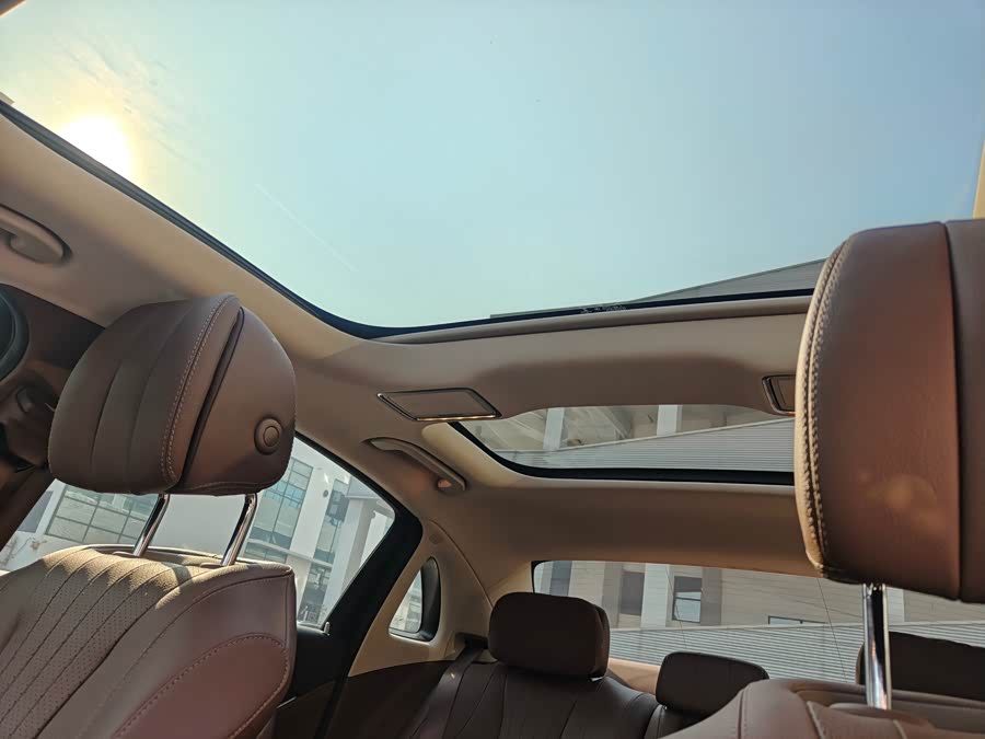 Mercedes-Benz E Class 2022 car image #5