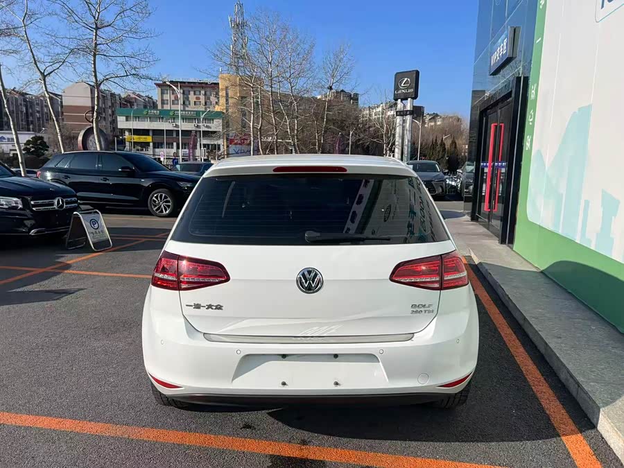 Volkswagen Golf 2017 car image #5