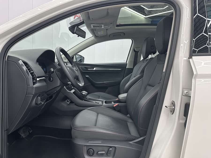 Skoda Karoq 2022 изображение автомобиля #5