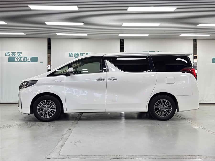 Toyota Alphard 2023 immagine di auto #5