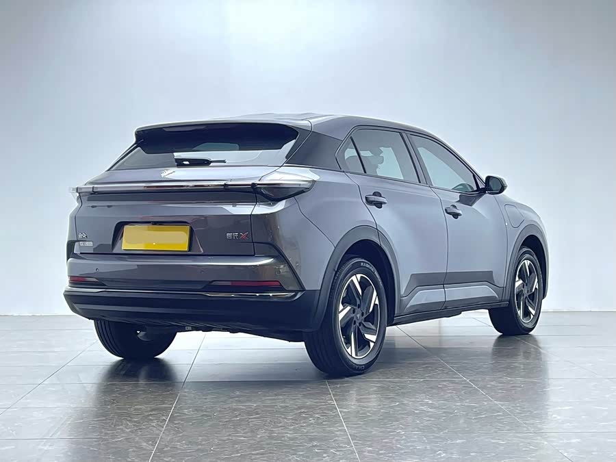 哪吒汽车 哪吒X 2024 汽车图片 #5