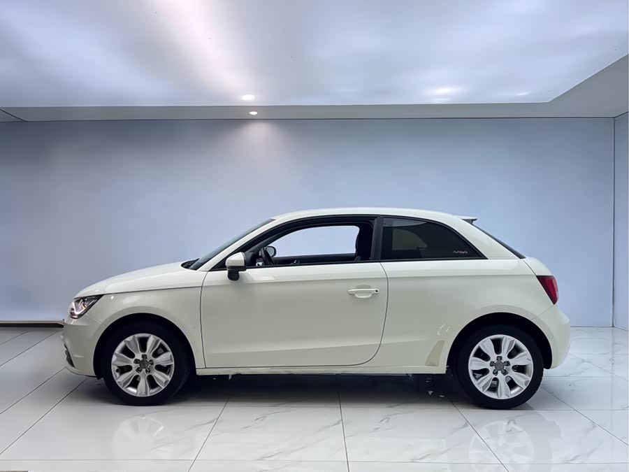 Audi A1 2015 car image #5