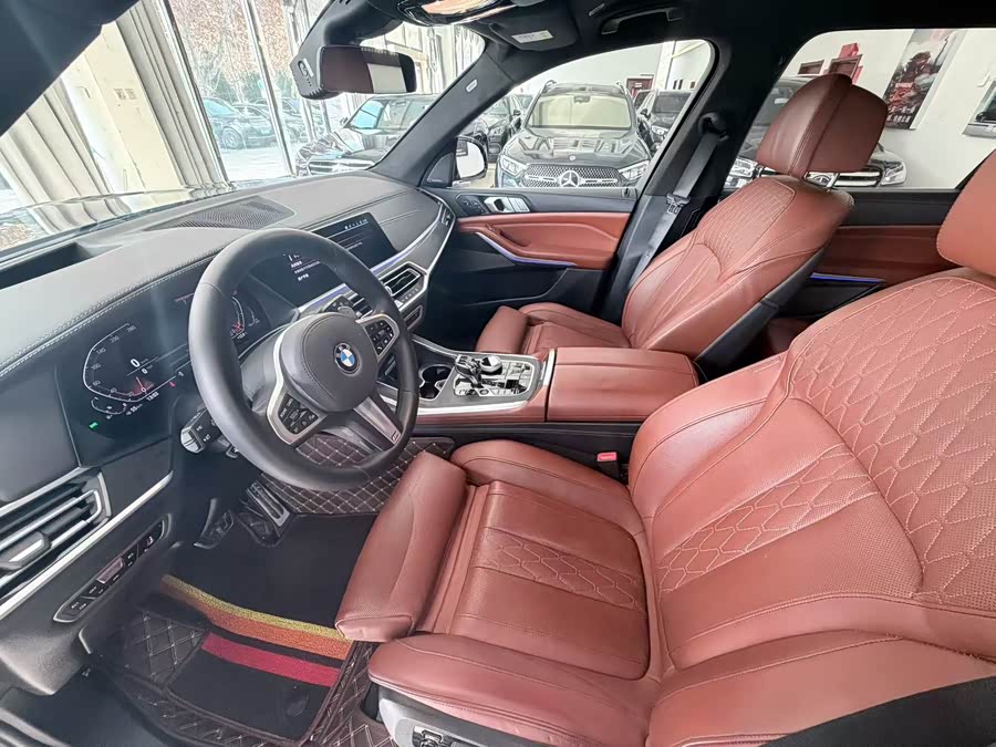 BMW X7 2020 car image #5