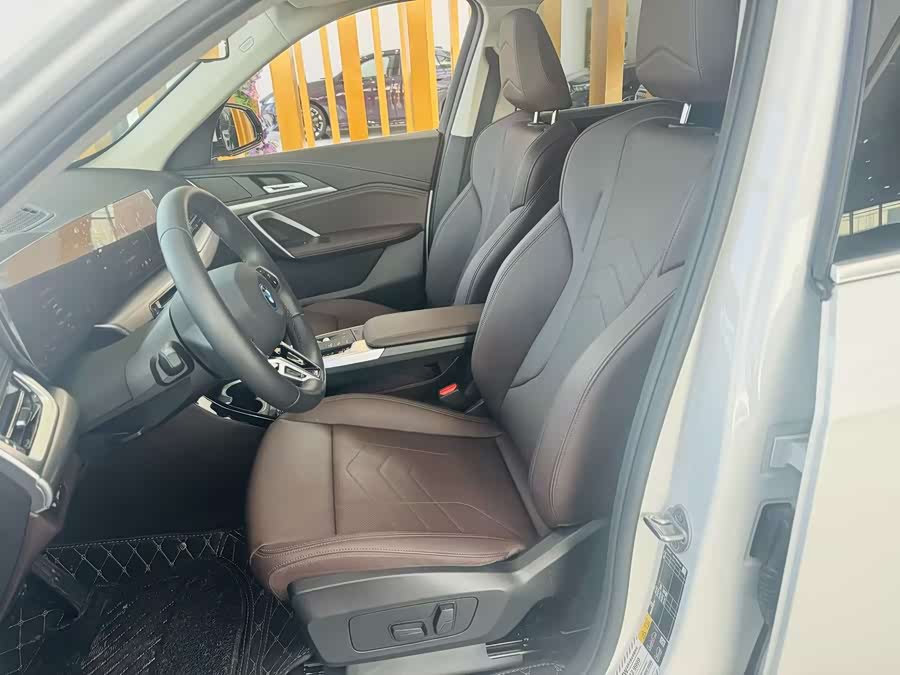 BMW iX1 2024 imagem de carro #5