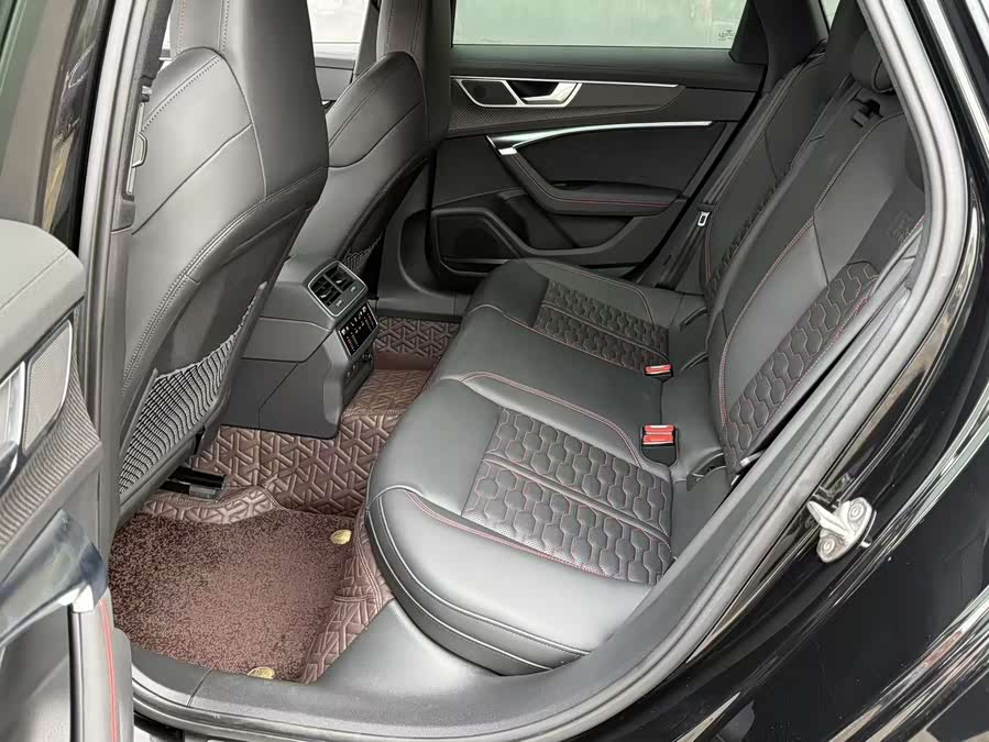 Audi RS 6 2023 immagine di auto #5