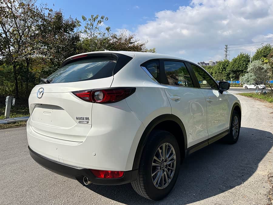 Mazda CX-5 2018 immagine di auto #5