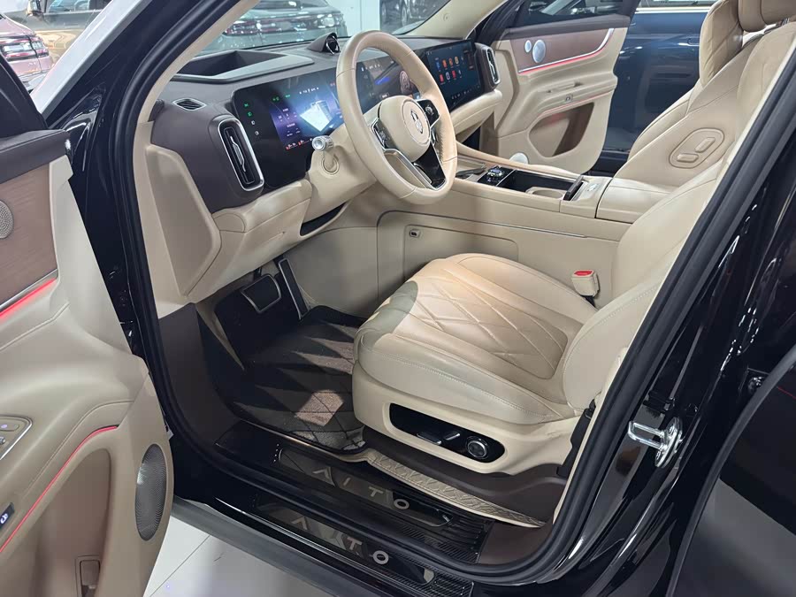 2024 car image #5