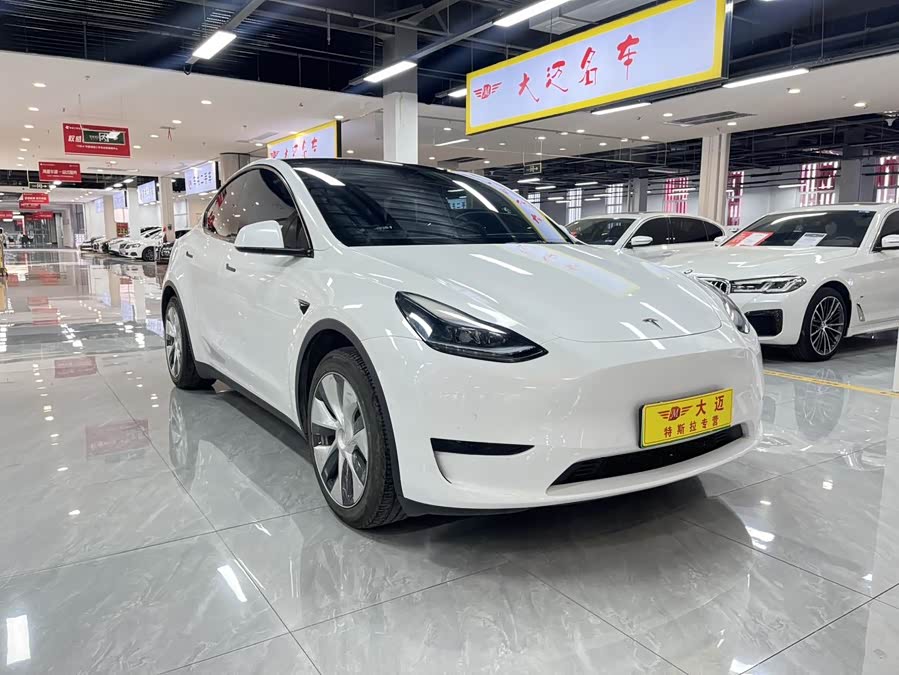 Tesla Model Y 2023 #5 Tesla Model Y 2023 car image #5