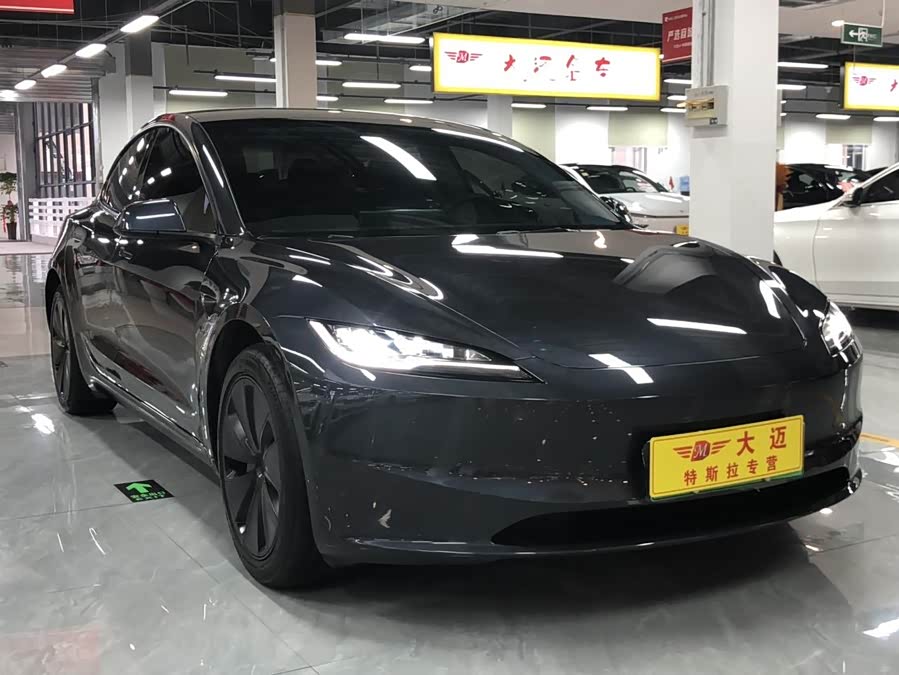 Tesla Model 3 2025 car image #5