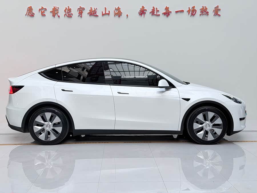 Tesla Model Y 2022 #5 Tesla Model Y 2022 car image #5