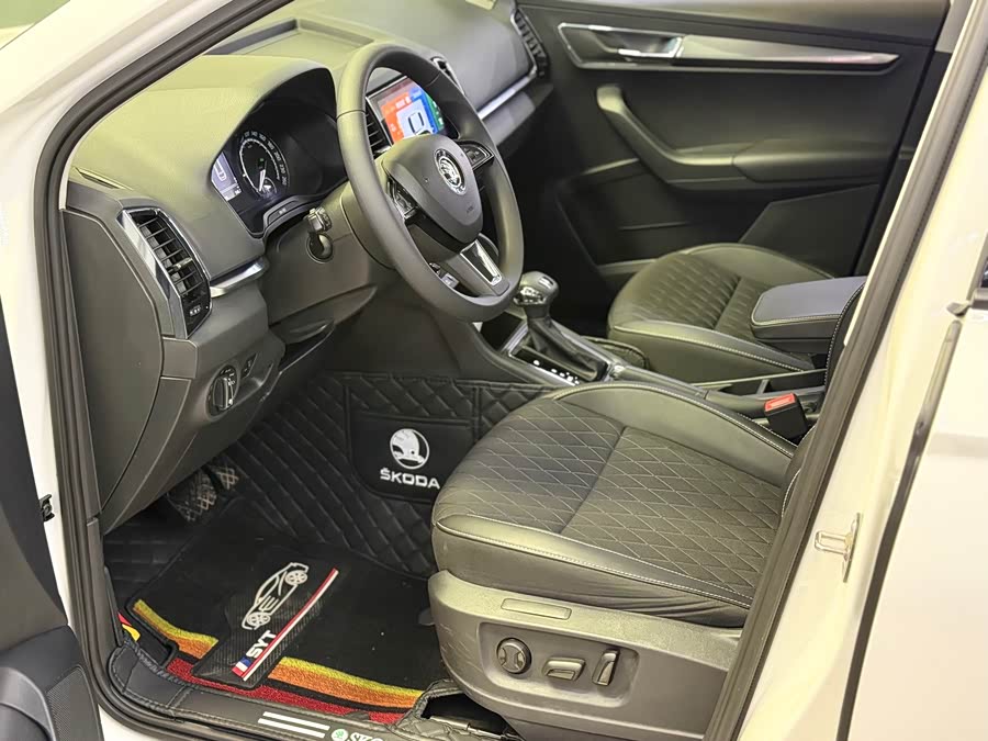 Skoda Karoq 2019 car image #5