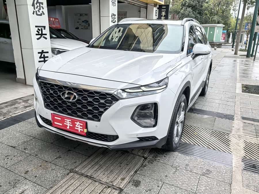 Hyundai Santa Fe 2021 car image #5