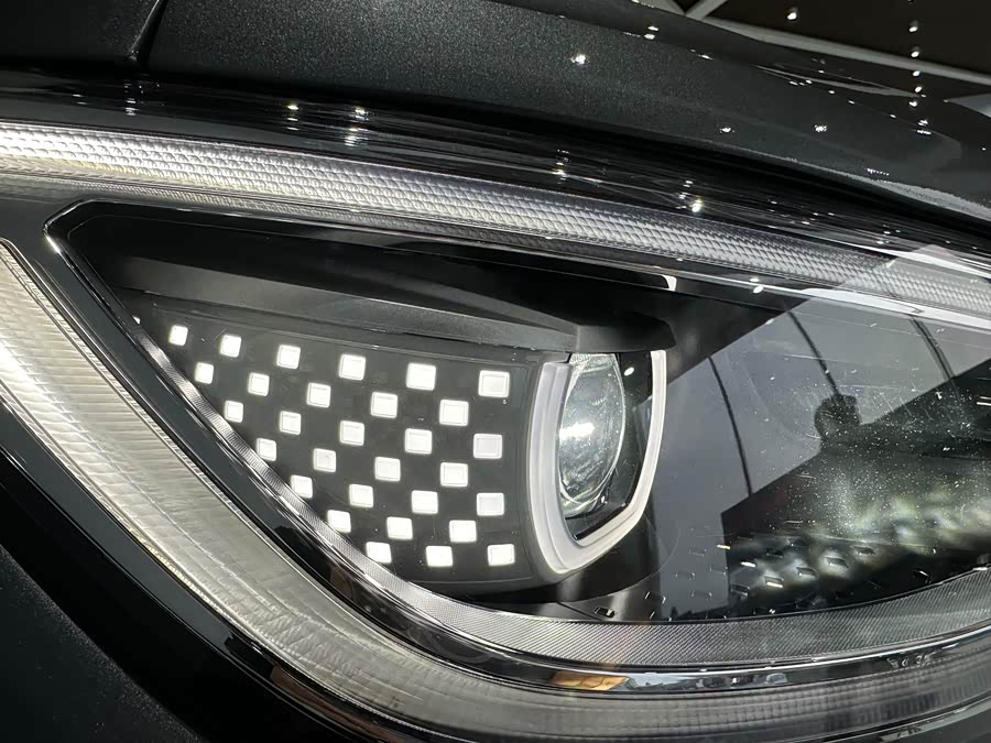 Volkswagen ID.4 X 2024 immagine di auto #5