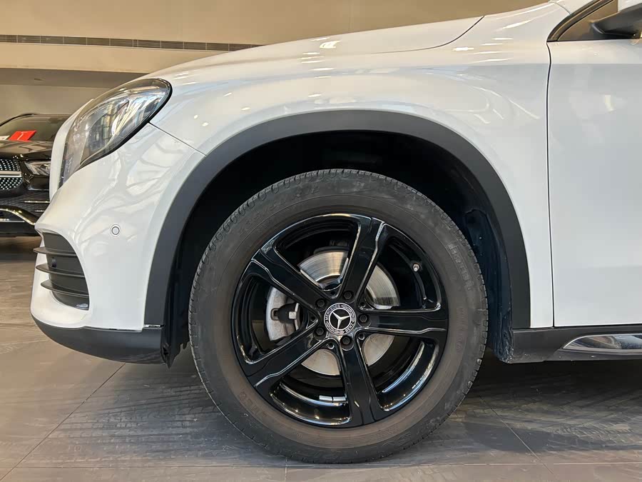 Mercedes-Benz GLA Class 2020 car image #5