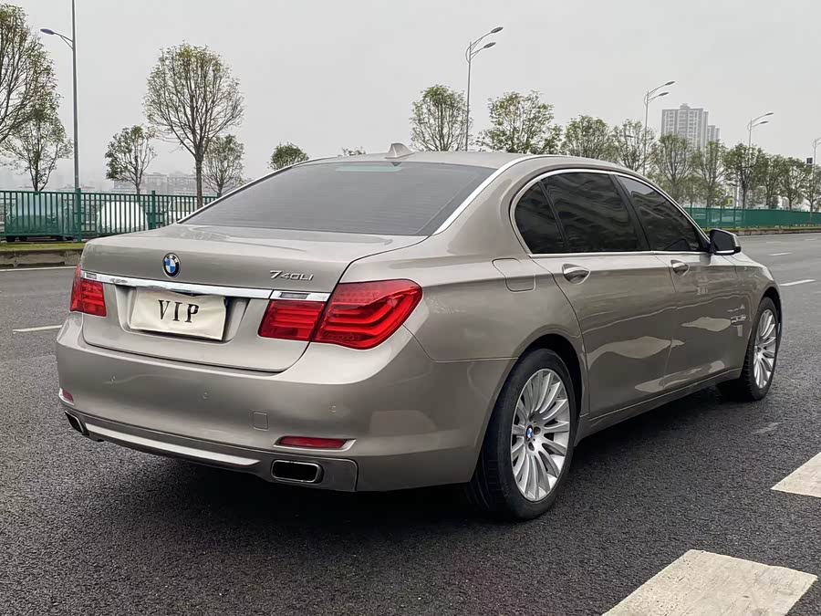 BMW 7 Series 2012 car image #5