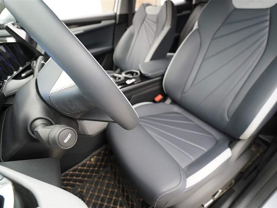 GEELY Boyue L 2024 car image #5