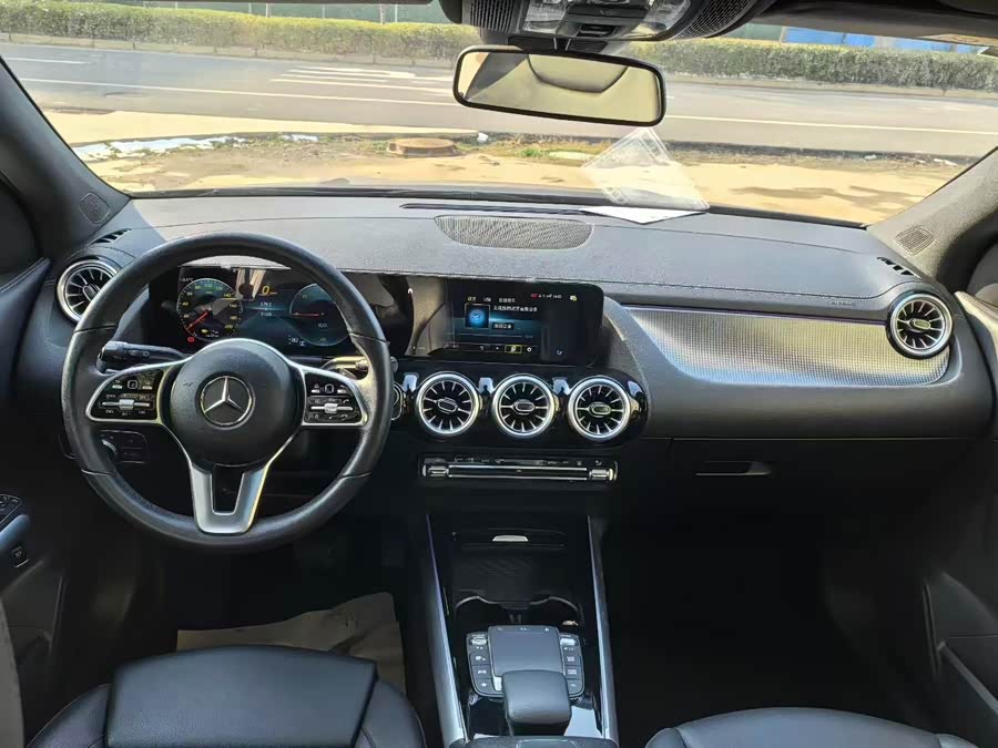 Mercedes-Benz EQA Class 2023 immagine di auto #5