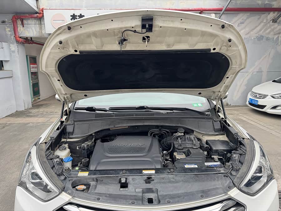 Hyundai Grand Santa Fe 2015 car image #5