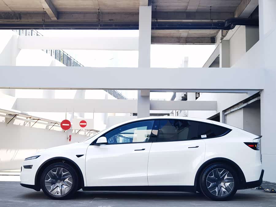 特斯拉 Model Y L 2025 汽车图片 #5