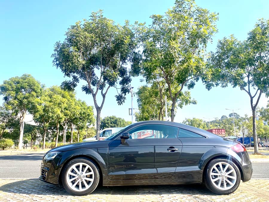 Audi TT 2012 car image #5