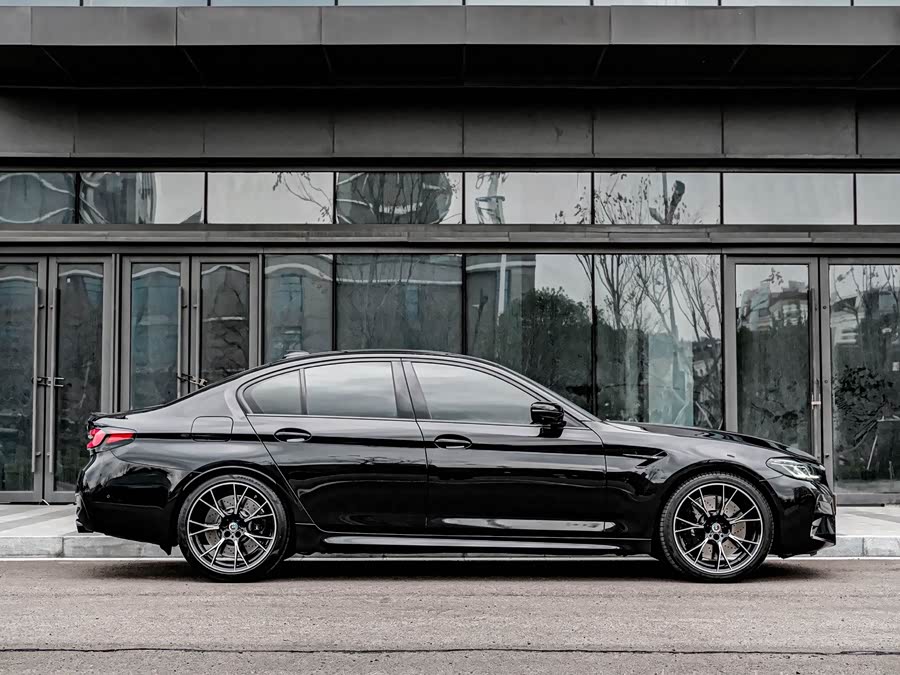 BMW M5 2022 car image #5