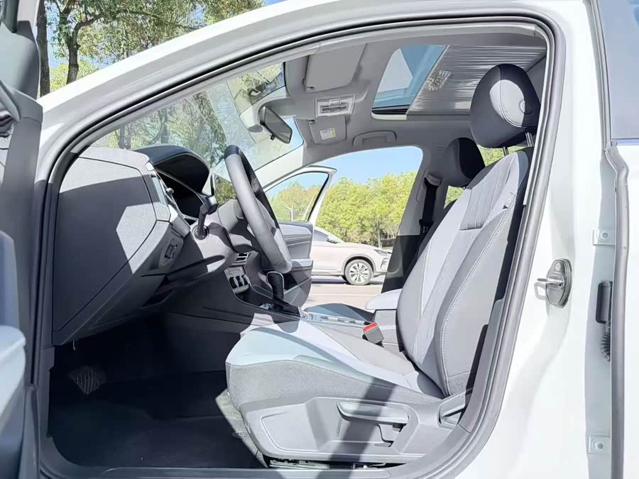 Volkswagen Lavida 2017 car image #5