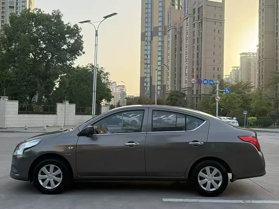 Nissan Sunny 2015 car image #5