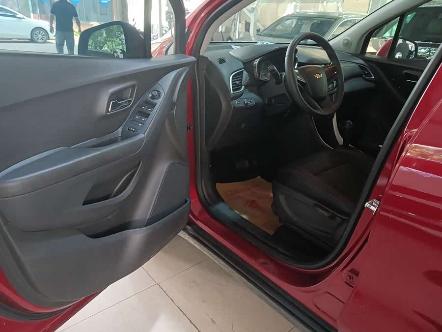 Chevrolet Tracker 2018 immagine di auto #5