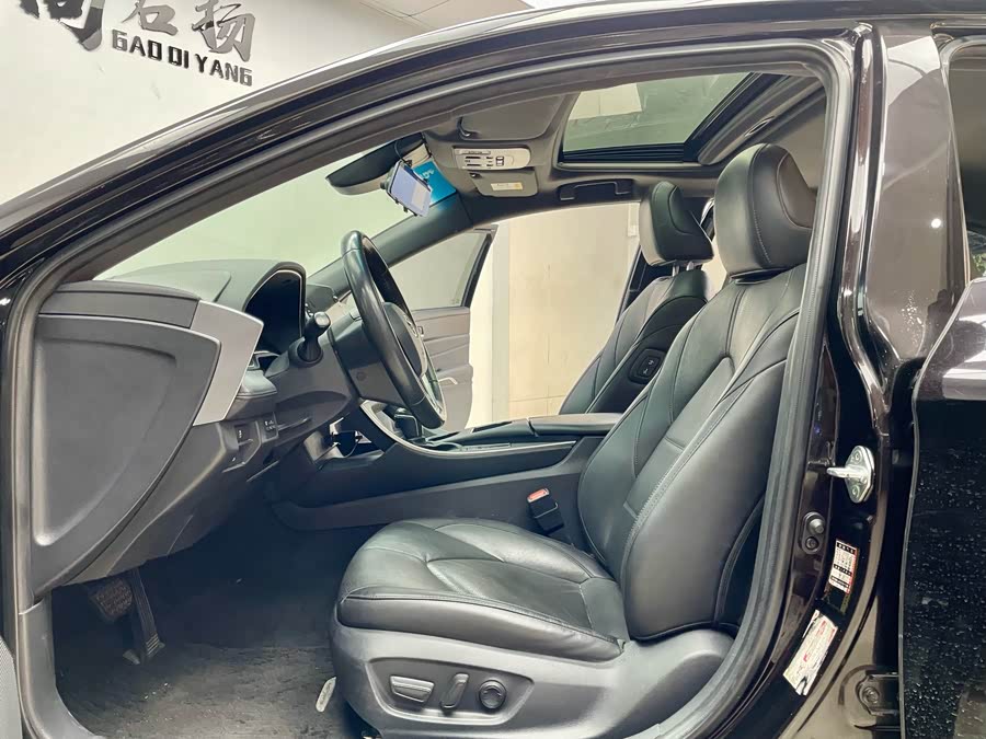 Toyota Avalon 2019 car image #5