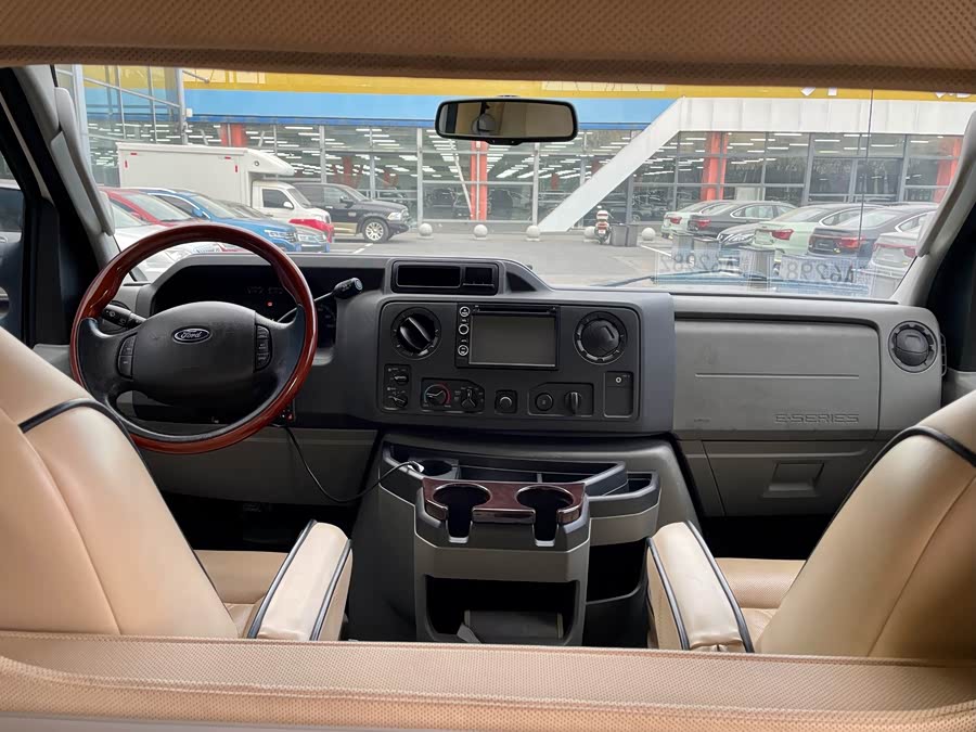 Ford E350 2013 imagen de coche #5