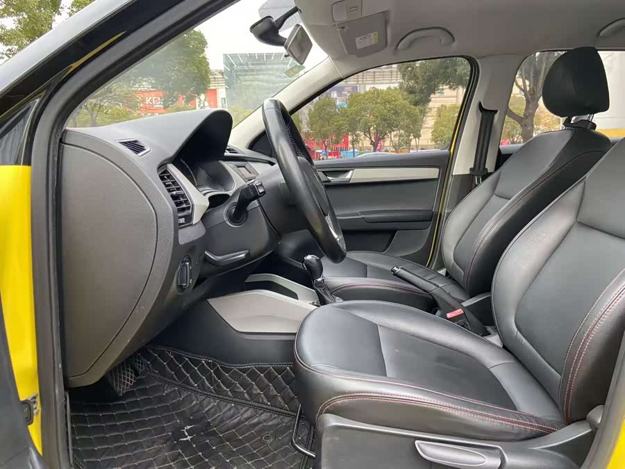 Skoda Fabia 2017 immagine di auto #5