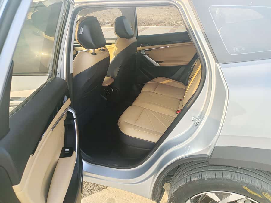 GEELY Boyue L 2022 car image #5