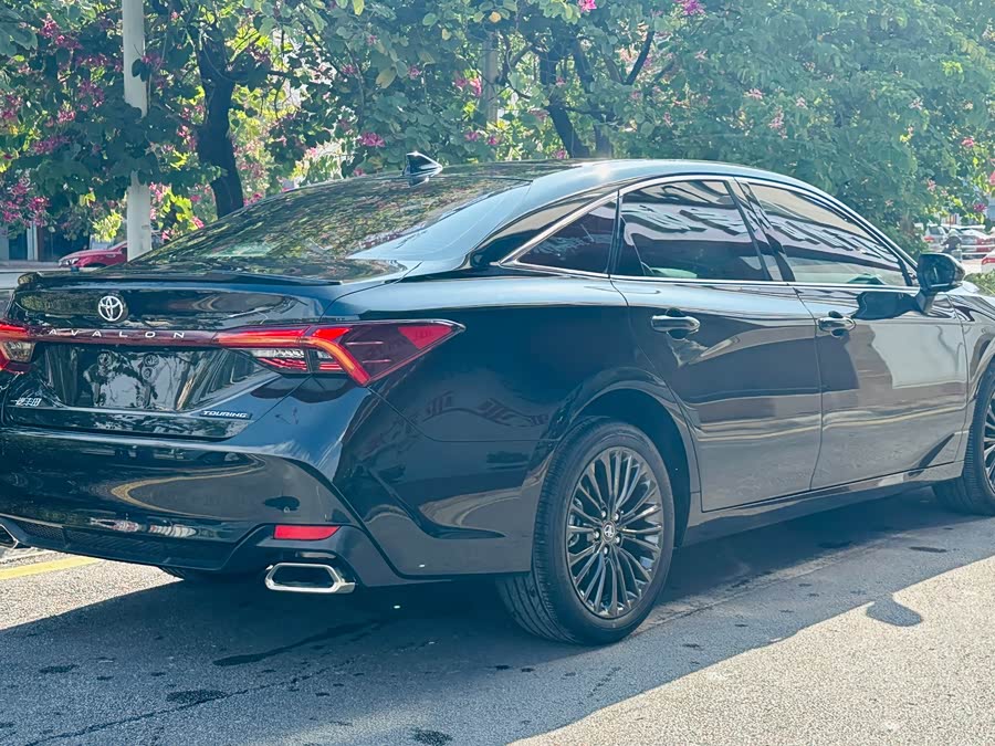 Toyota Avalon 2023 car image #5