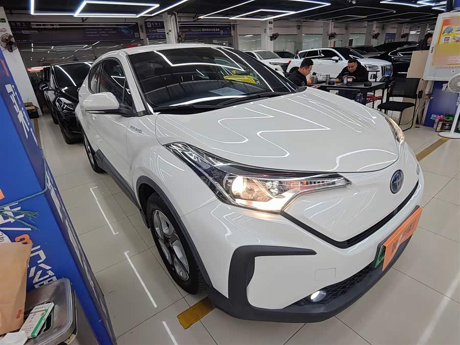 Toyota C-HR EV 2021 immagine di auto #5