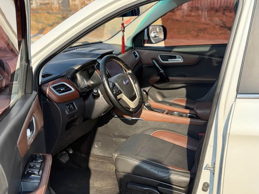 SWM X7 2019 imagen de coche #5