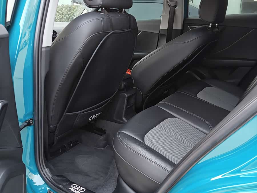 Audi Q2L 2021 car image #5