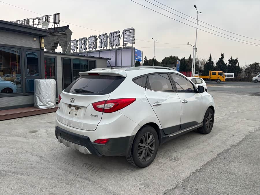 Hyundai ix35 2015 car image #5