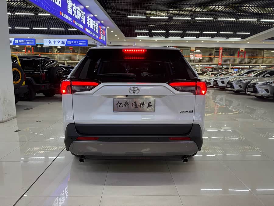 Toyota RAV4 2024 car image #5